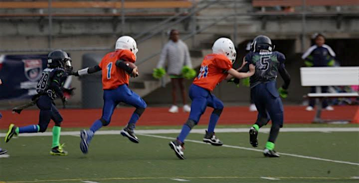 Youth players heads for the house. ( Photos by Anthony Elmore and Terrell Elmore 